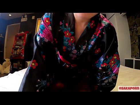 ❤️ Jong cosplay meisje houdt van seks tot orgasme met een squirt in een paardenvrouwtje en een blowjob. Aziatisch meisje met harig kutje en mooie tieten in traditioneel Japans kostuum in amateur video waarin masturbatie met neukspeeltjes wordt getoond. Sakura 3 OSAKAPORN. ️ Fucking at porn nl.porn-tub-sexer.ru ❤